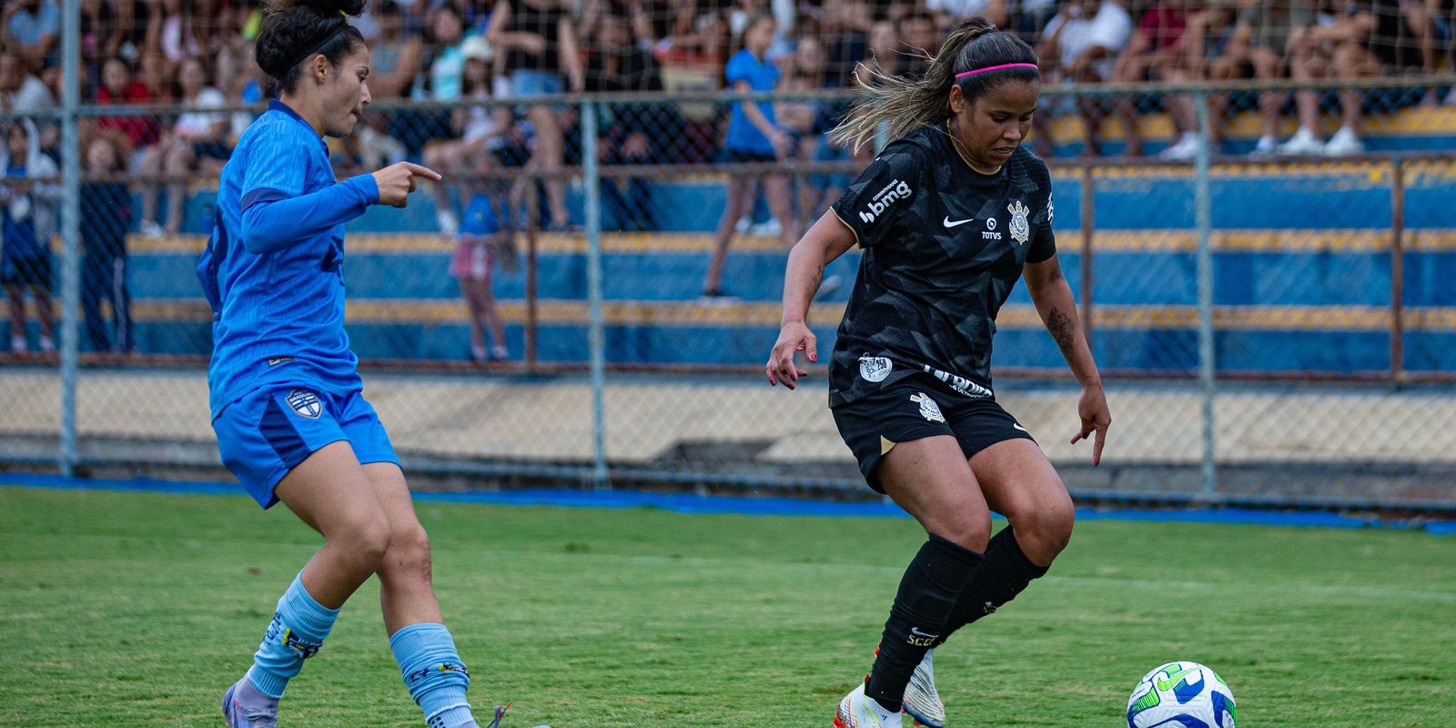 Corinthians empata e permanece na liderança do Brasileiro Feminino