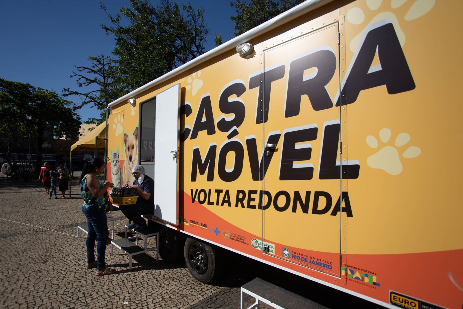 Castramóvel Volta Redonda ultrapassa marca de 100 cirurgias em apenas duas semanas de funcionamento