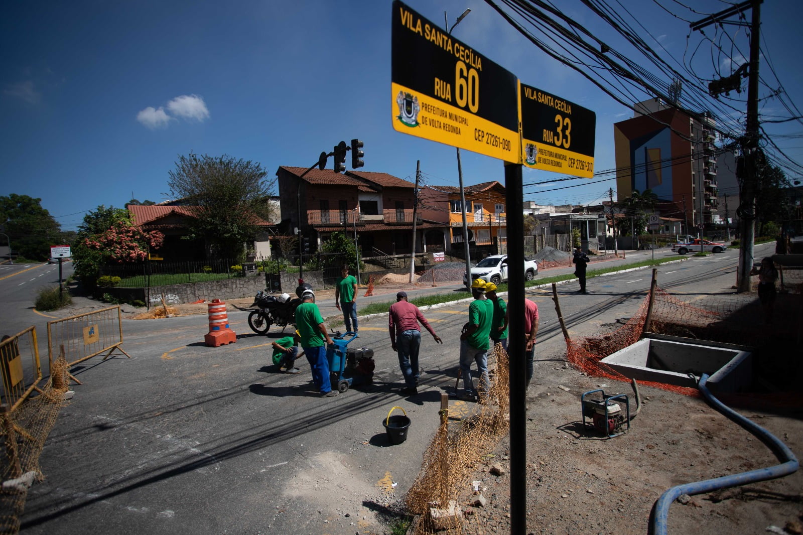 Obras da Rua 33 são realizadas por trechos e garantem modernização à tradicional área comercial de Volta Redonda