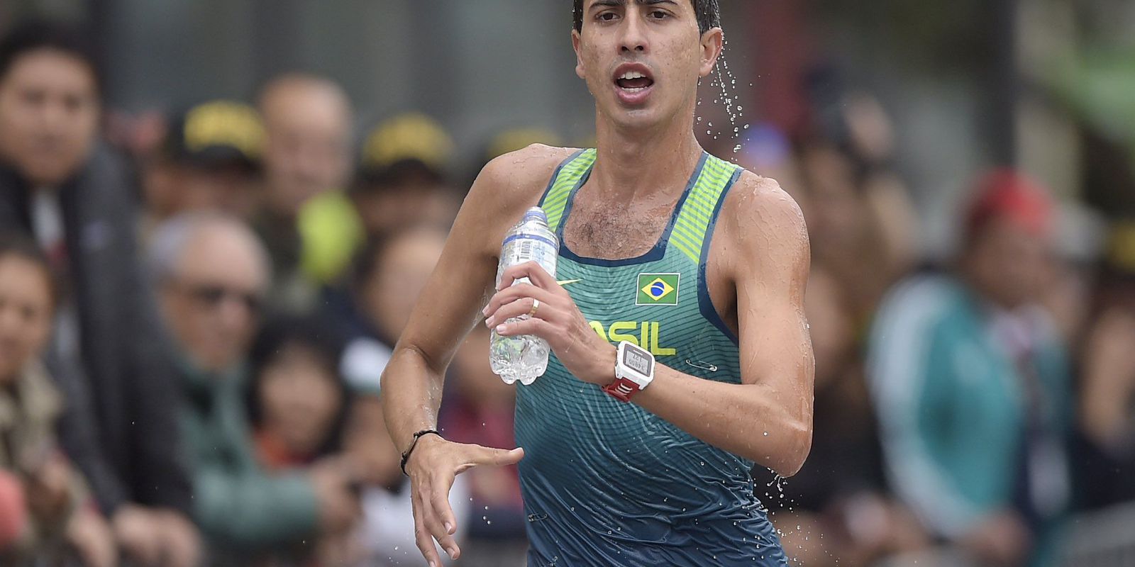 Marcha atlética: Caio Bonfim é ouro e faz índice olímpico para Paris