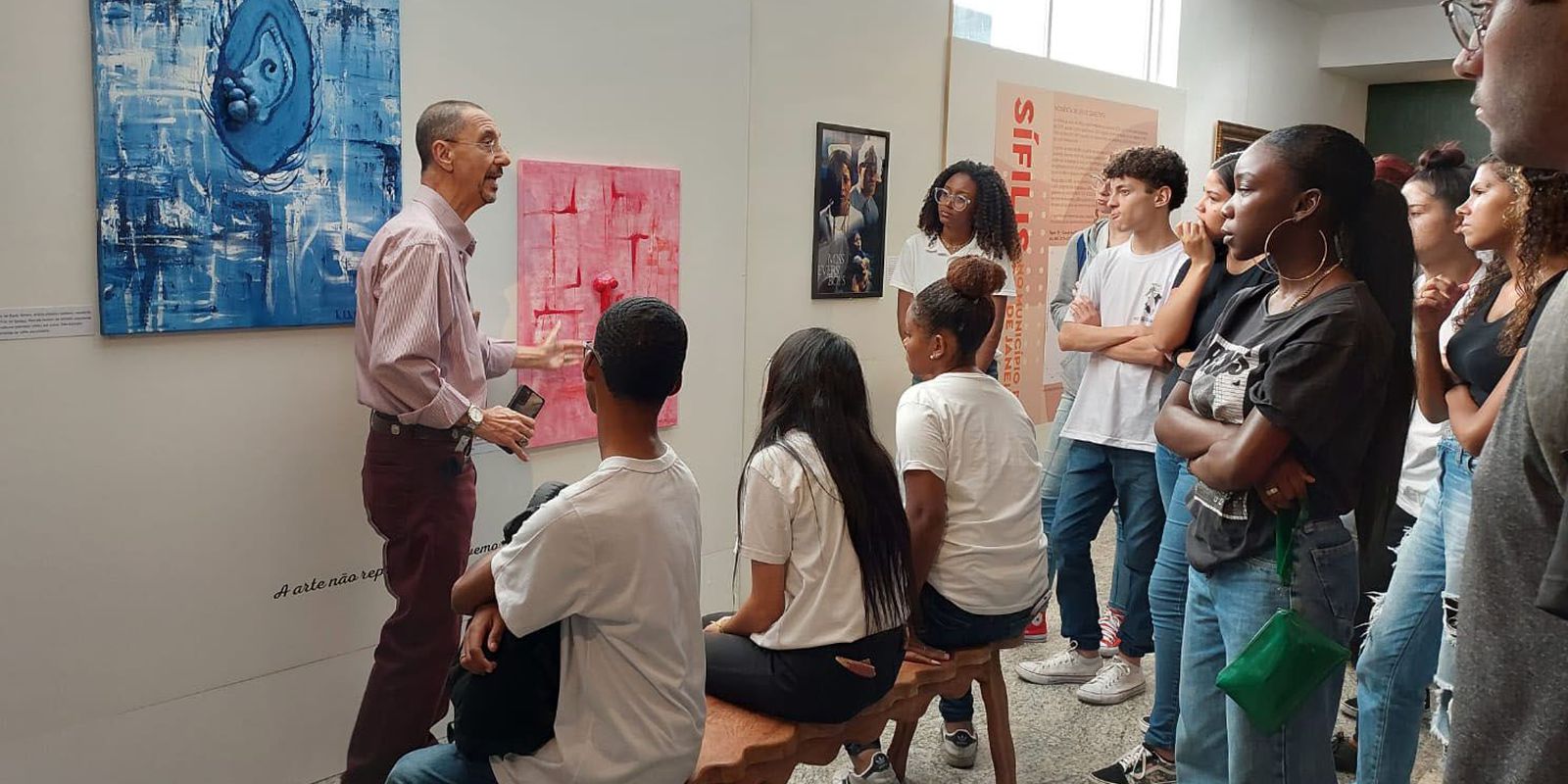 Falar de sífilis sem preconceitos é tema de exposição em Niterói