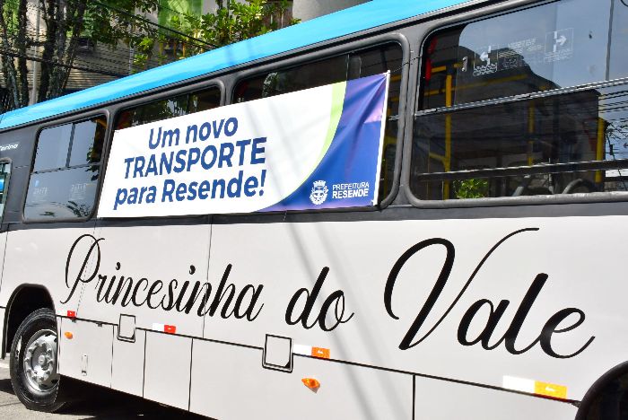 RESENDE RECEBE PRIMEIRA REMESSA DE ÔNIBUS QUE IRÃO COMPOR FROTA DE NOVA EMPRESA DE TRANSPORTE PÚBLICO