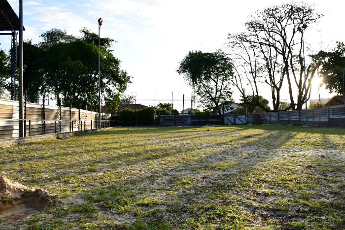 PREFEITURA DE RESENDE INICIA IMPLANTAÇÃO DE NOVA GRAMA SINTÉTICA