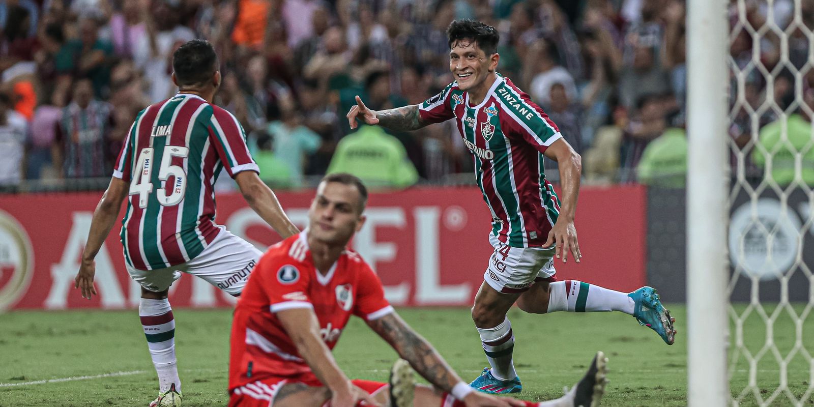 Com três gols de Cano, Fluminense goleia River Plate na Libertadores