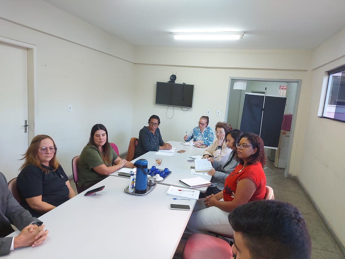 Volta Redonda debate estratégias sobre atendimento de mulheres em situação de violência doméstica e familiar