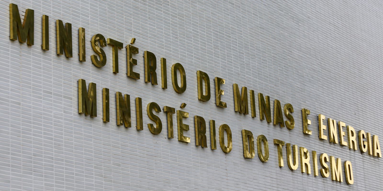 Ministro diz que intervenção na Light é "possibilidade em aberto"