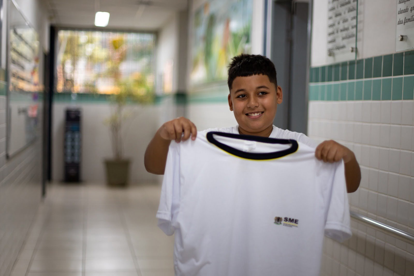 Alunos da Rede Municipal de Educação recebem novos uniformes