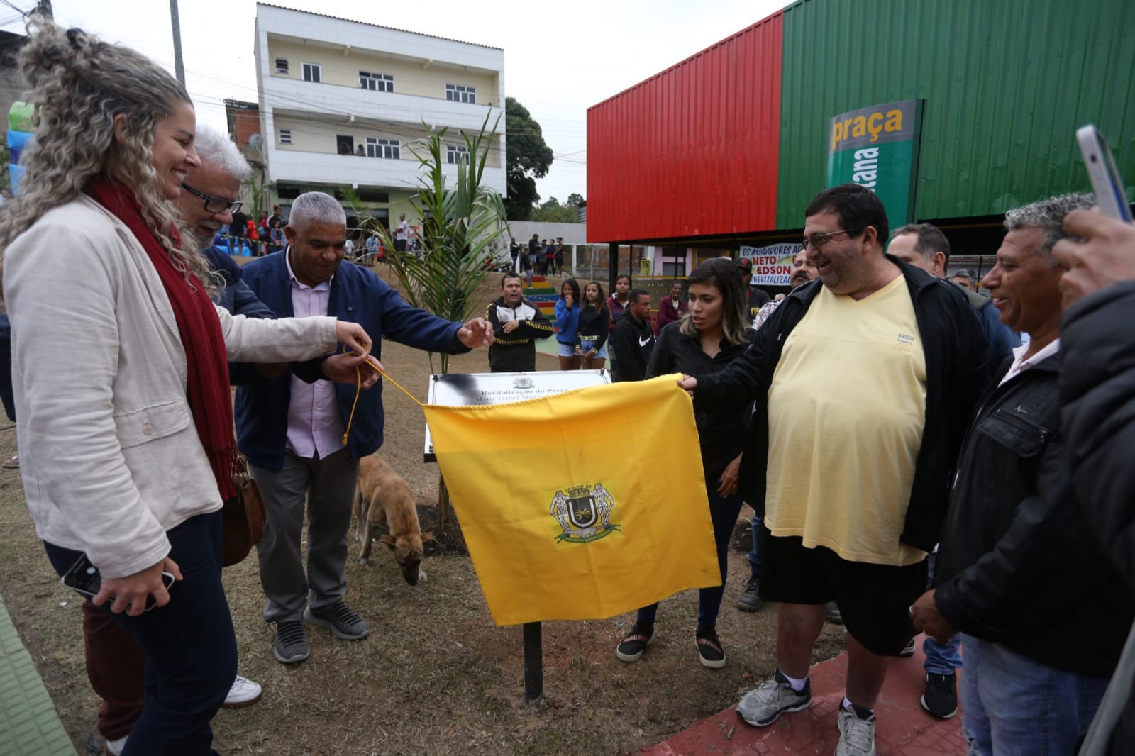 Prefeitura de Volta Redonda entrega praça revitalizada e anuncia reconstrução de escola no Padre Josimo