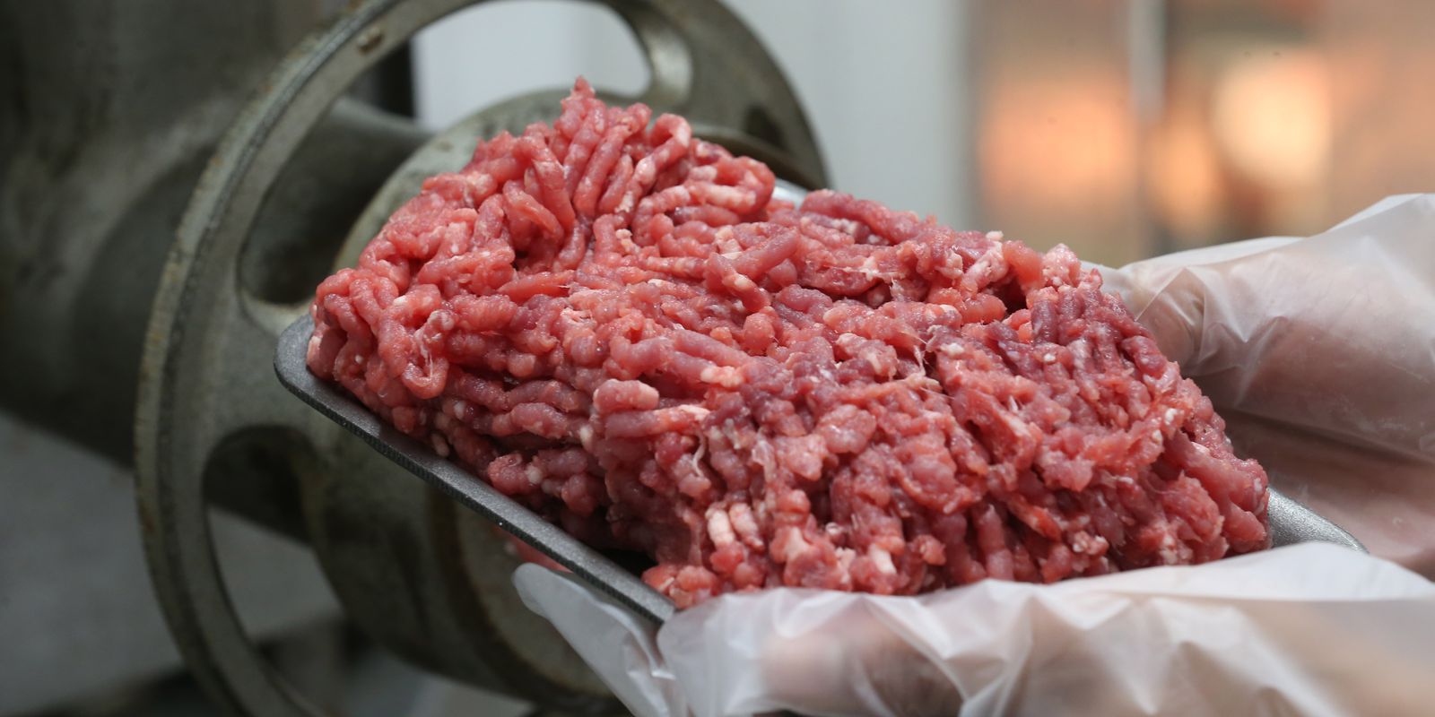 Preço alto leva brasileiro a reduzir consumo de proteínas