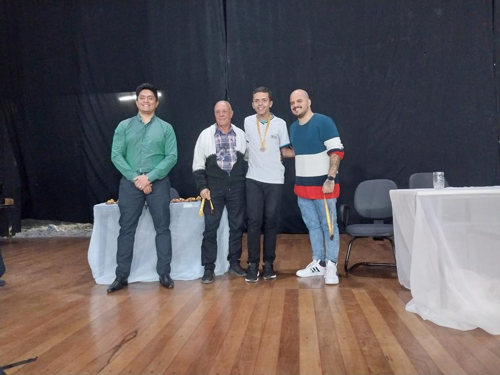 Estudante do Colégio Municipal Padre Anchieta recebe medalha no Rio de Janeiro – Barra Mansa
