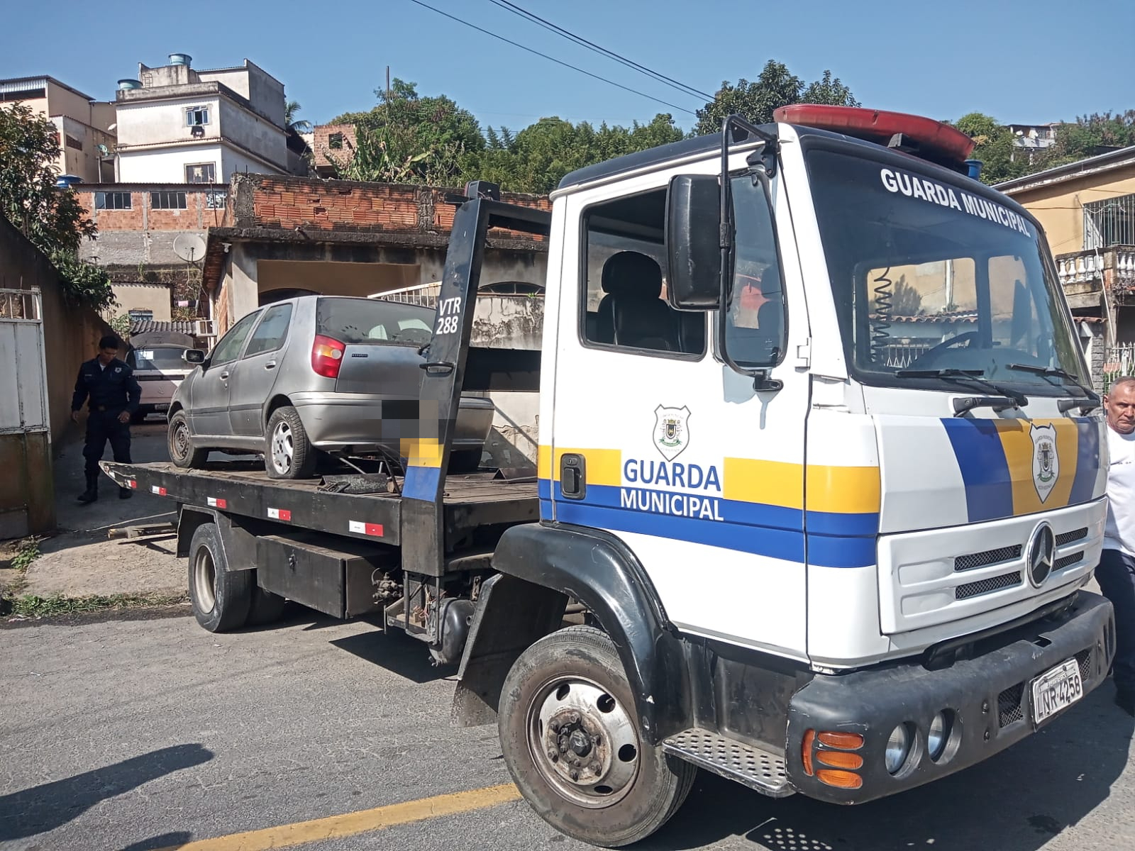 Secretaria de Ordem Pública e Guarda Municipal fazem choque de ordem na Vila Americana em Volta Redonda