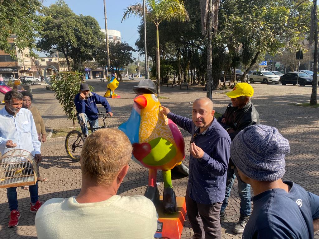 Usuários do Centro Pop e do Abrigo Seu Nadim visitam exposição ‘Arigó Parade’ em Volta Redonda