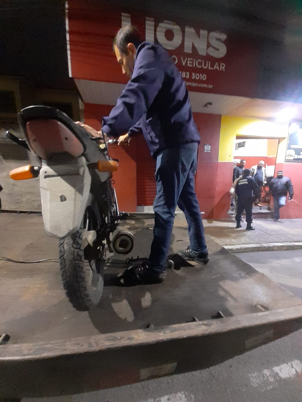Moto sem placa é flagrada pela Equipe de Operações da Ordem Pública VR