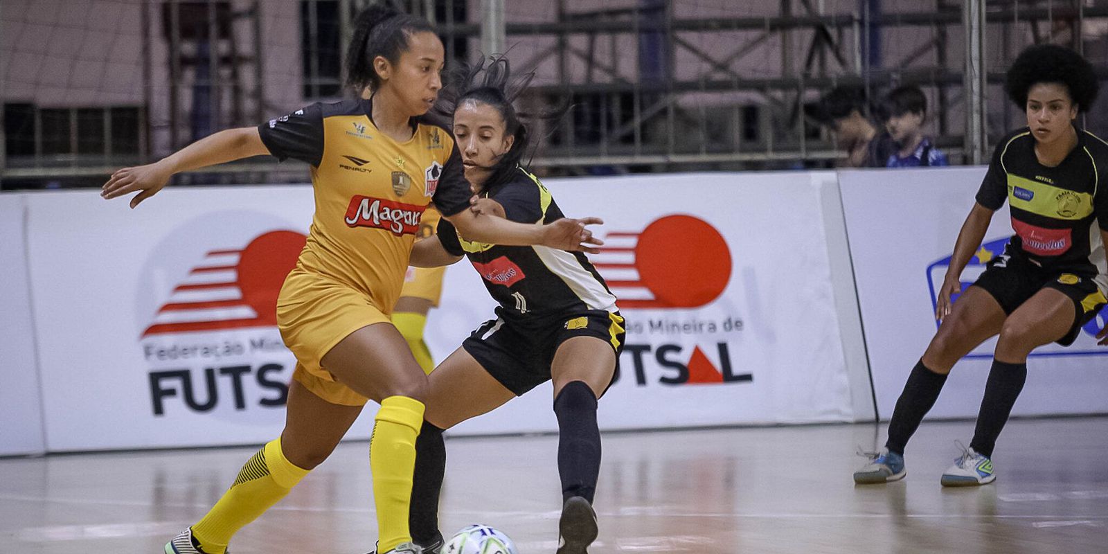 Futsal abre portas e fomenta o futebol de meninas e mulheres no Brasil