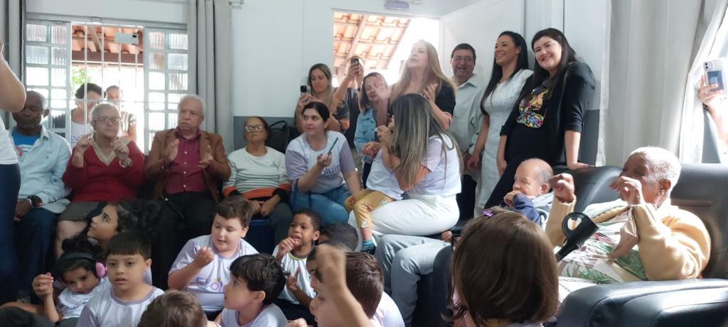 Centro-Dia de Atendimento ao Idoso de Volta Redonda promove encontro entre gerações