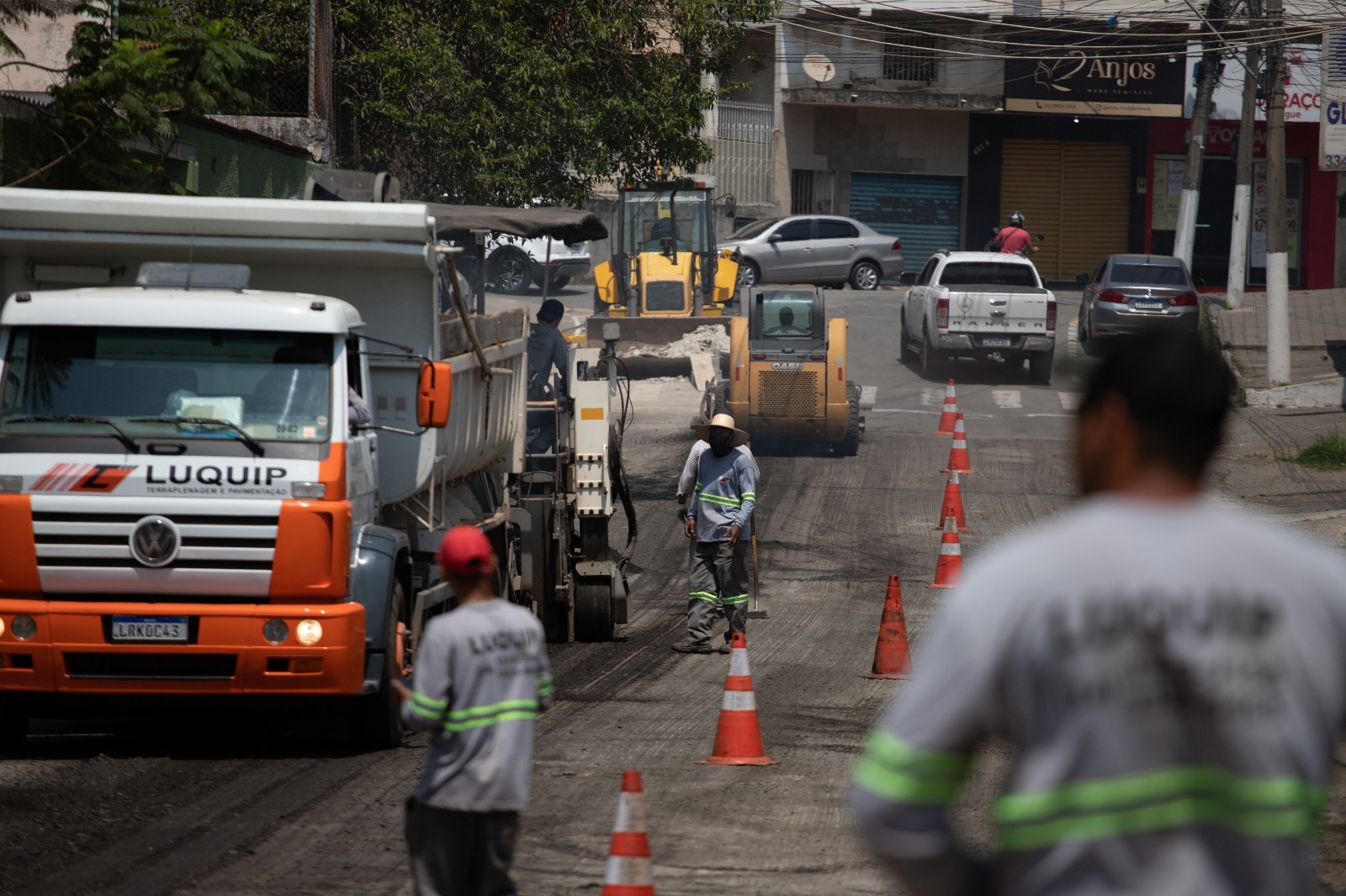 Novo asfalto chega ao bairro Santo Agostinho, em Volta Redonda