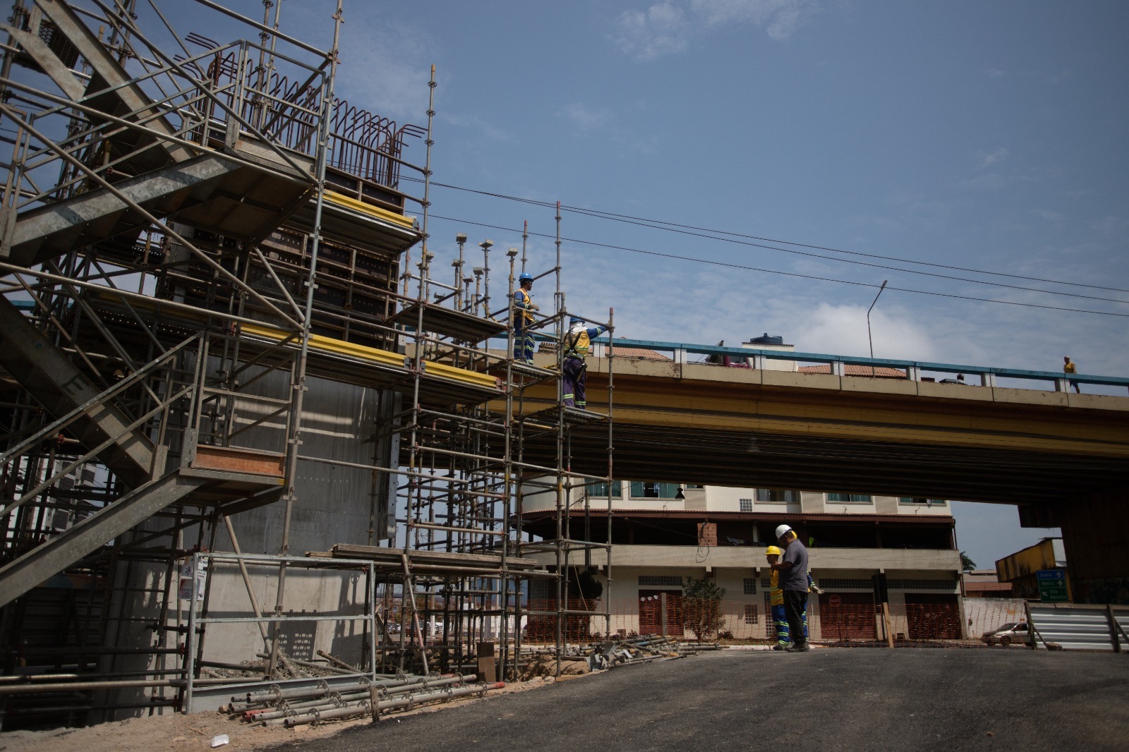 Obras da alça do Viaduto Heitor Leite Franco avançam em Volta Redonda