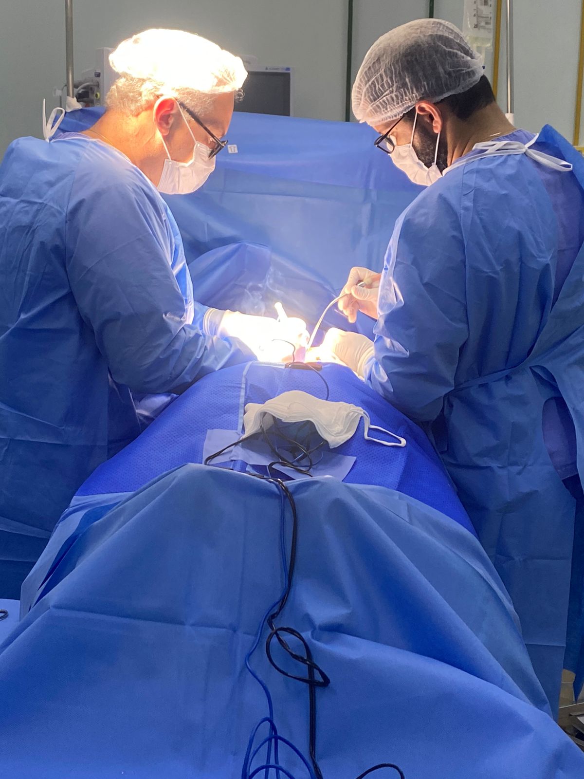 Projeto ‘Coluna Reta’ realiza mais duas cirurgias para corrigir quadros graves de escoliose infantil