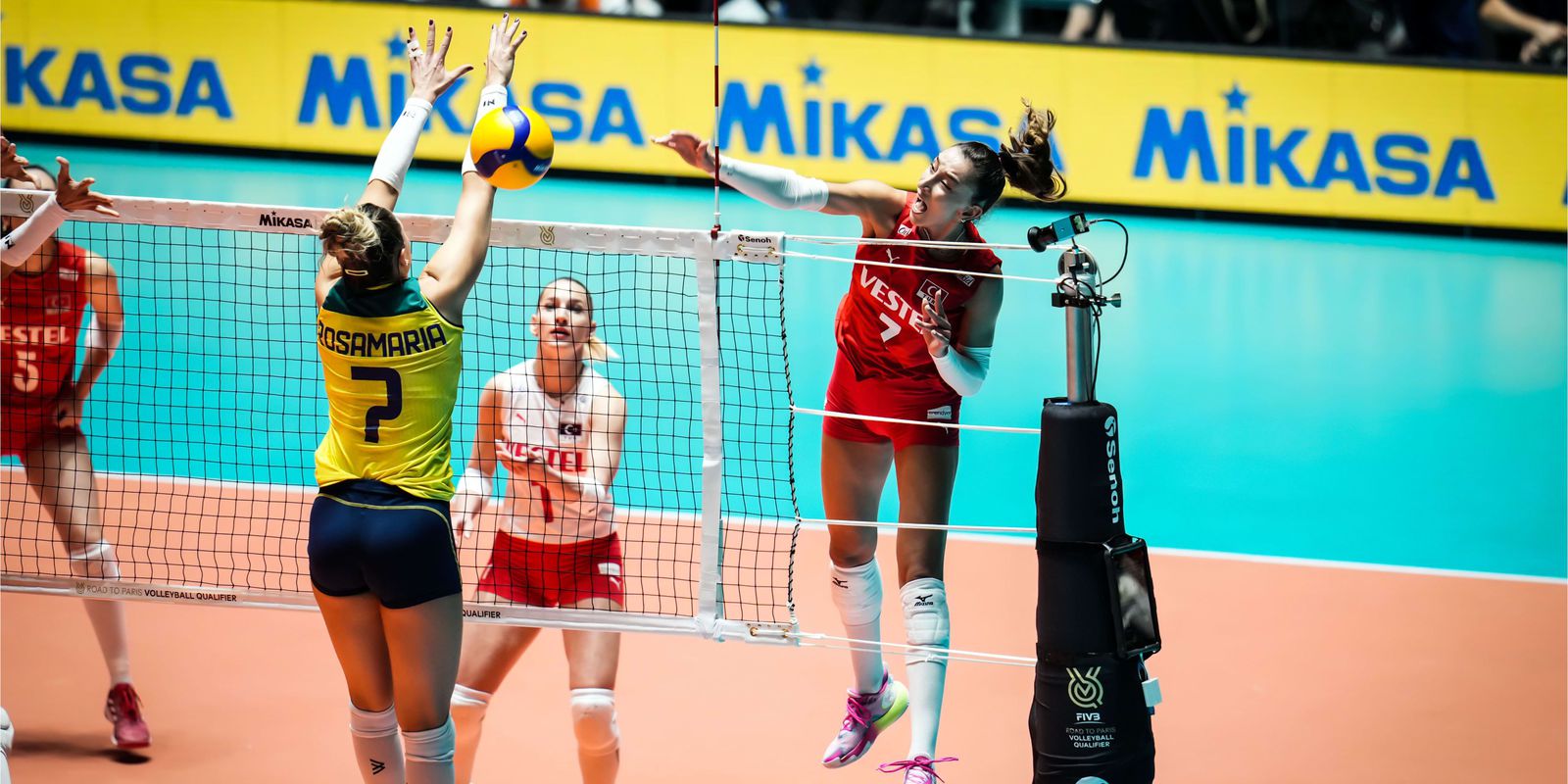 Brasil perde para Turquia no Pré-Olímpico de vôlei feminino