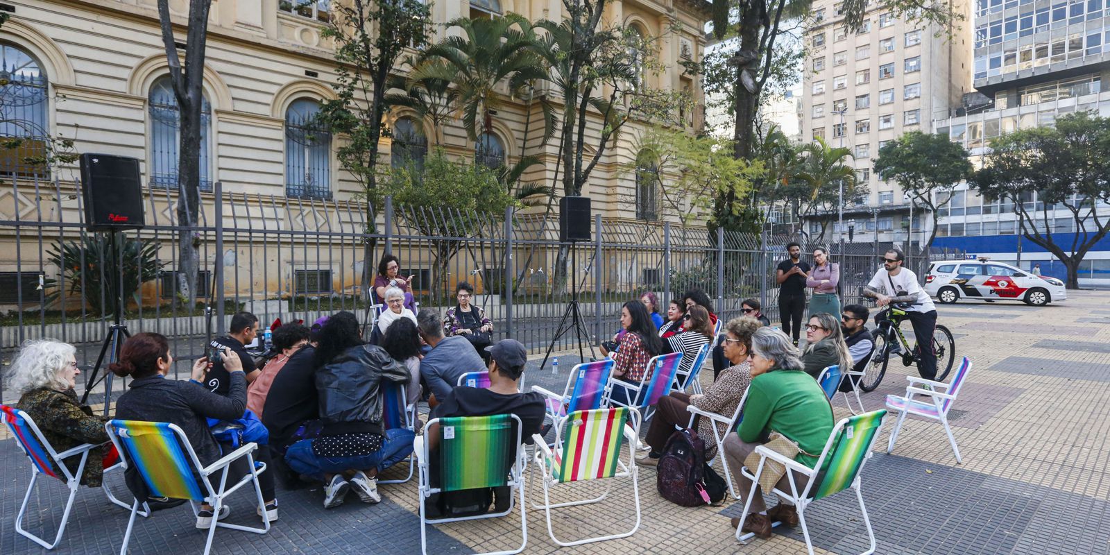 Aula em praça pública homenageia legado de Paulo Freire