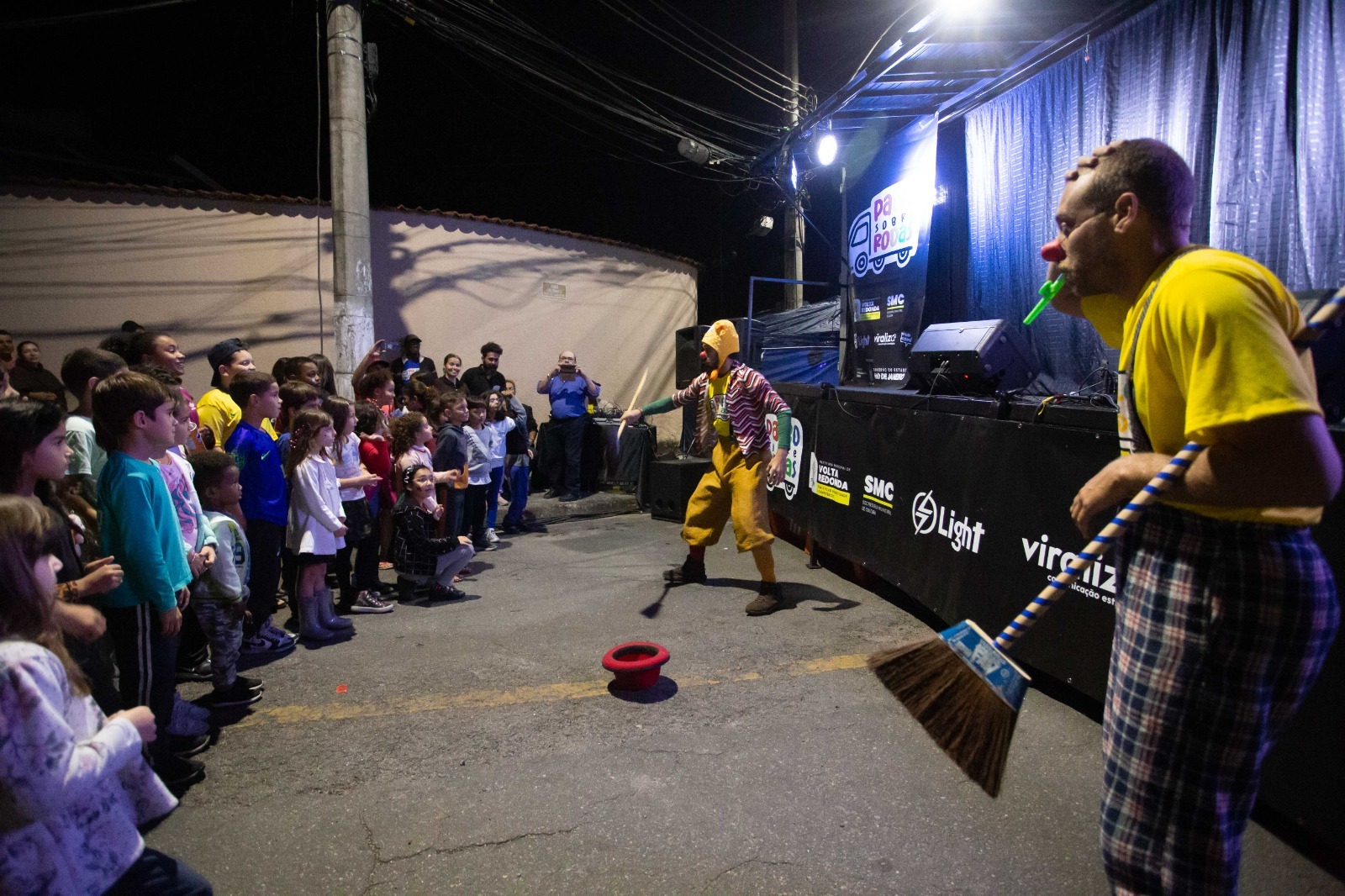 ‘Palco Sobre Rodas’, da Prefeitura de Volta Redonda, completa 50 apresentações