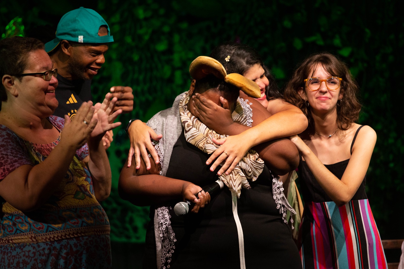 Espetáculo ‘Histórias de Chapeuzinho’ encerra curso de teatro do Centro-Dia da Pessoa com Deficiência de Volta Redonda