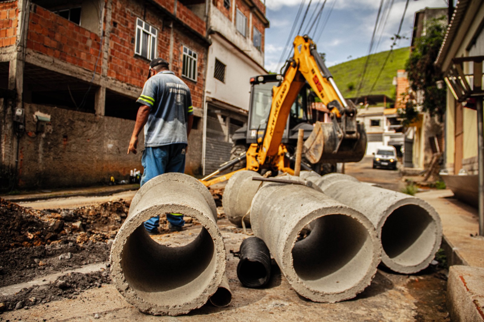 Infraestrutura constrói nova rede de drenagem no bairro Açude II, em Volta Redonda