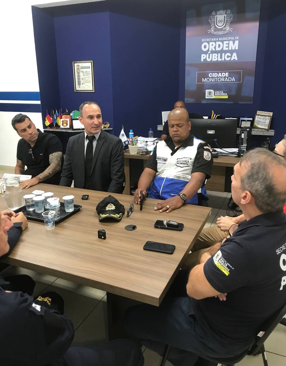 Novo delegado de Volta Redonda visita Semop e elogia estrutura de segurança da cidade