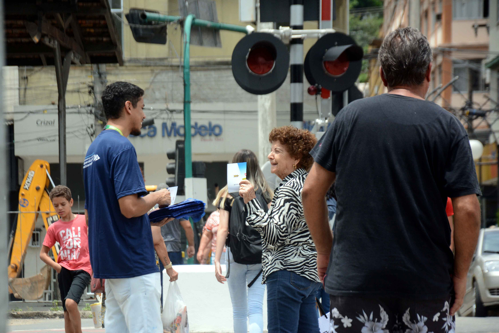 Prefeitura de Barra Mansa realiza campanha de conscientização na linha férrea em parceria com a MRS – Barra Mansa
