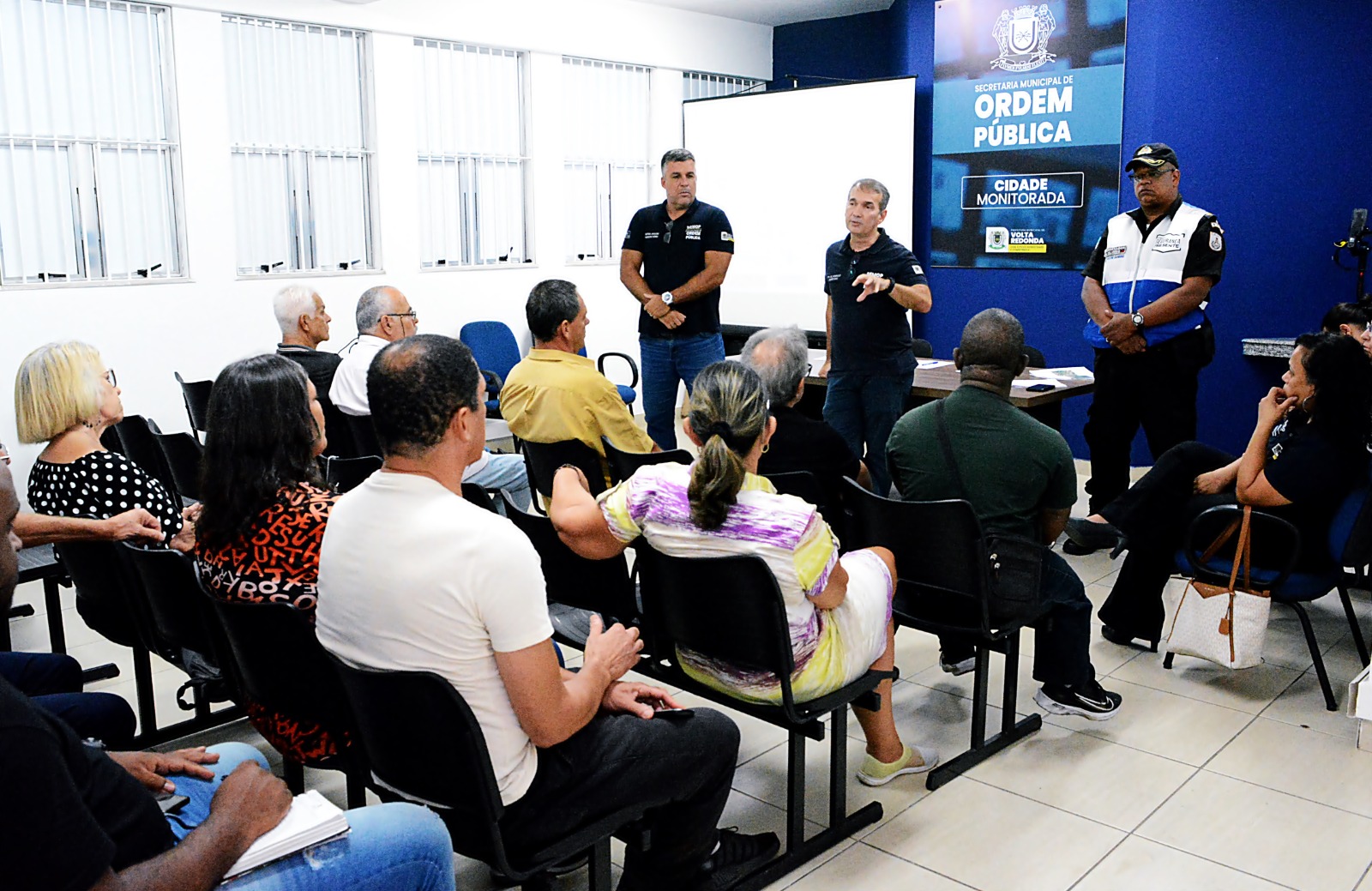 Prefeitura de Volta Redonda e associações de moradores ajustam expansão do policiamento na cidade