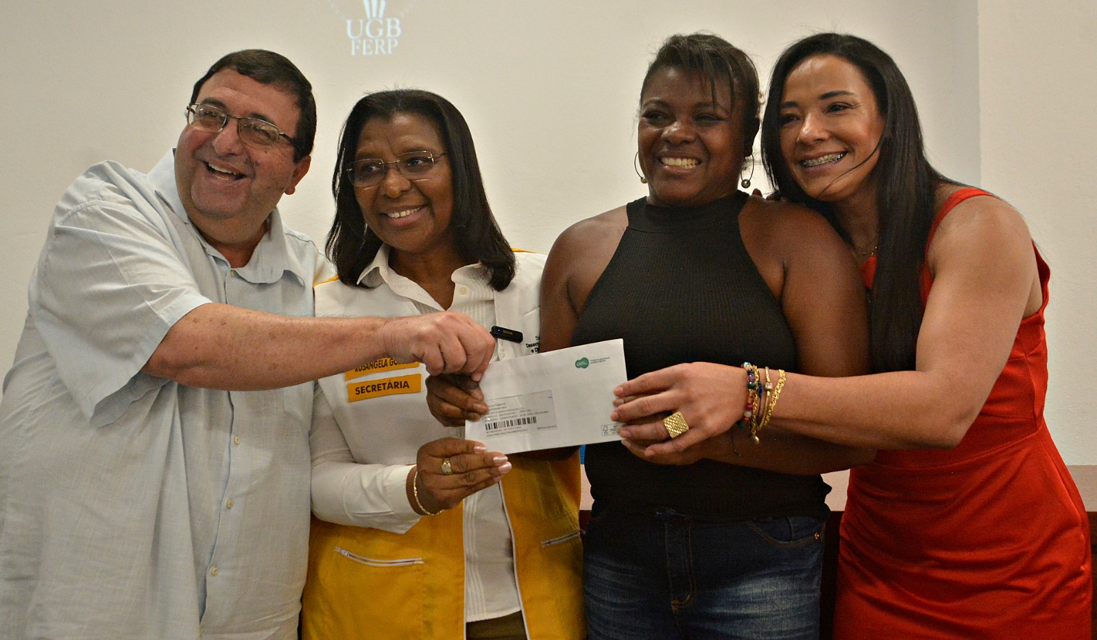 Prefeitura de Volta Redonda promove entrega do Cartão Recomeçar