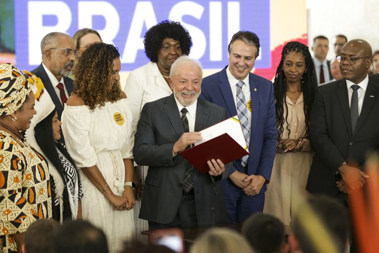 Brasília (DF), 13/11/2023 - Cerimônia de sanção do projeto de lei (PL 5.384/2020), que atualiza a Lei de Cotas Raciais. Foto: Marcelo Camargo/Agência Brasil
