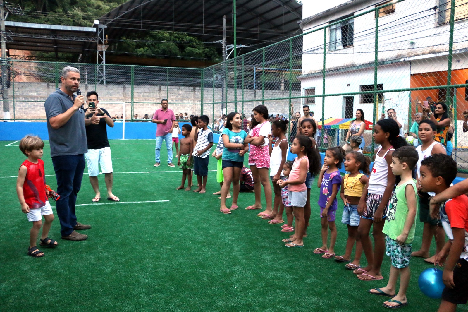 Drable inaugura quadra de grama sintética na Ary Parreiras – Barra Mansa