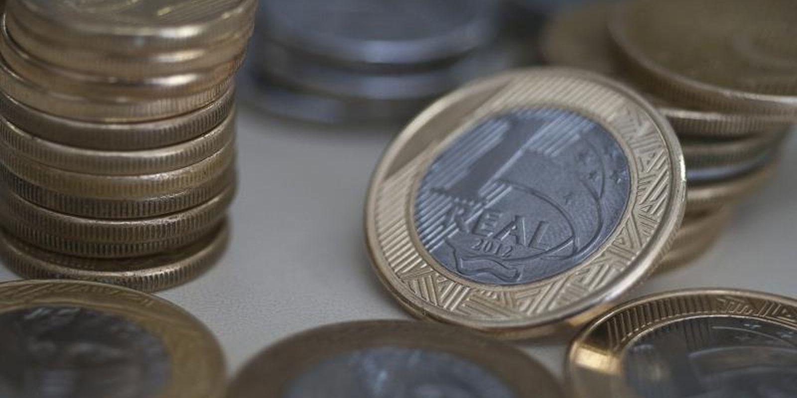 Superávit das contas públicas cai 45,4% e fecha outubro em R$ 14,8 bi