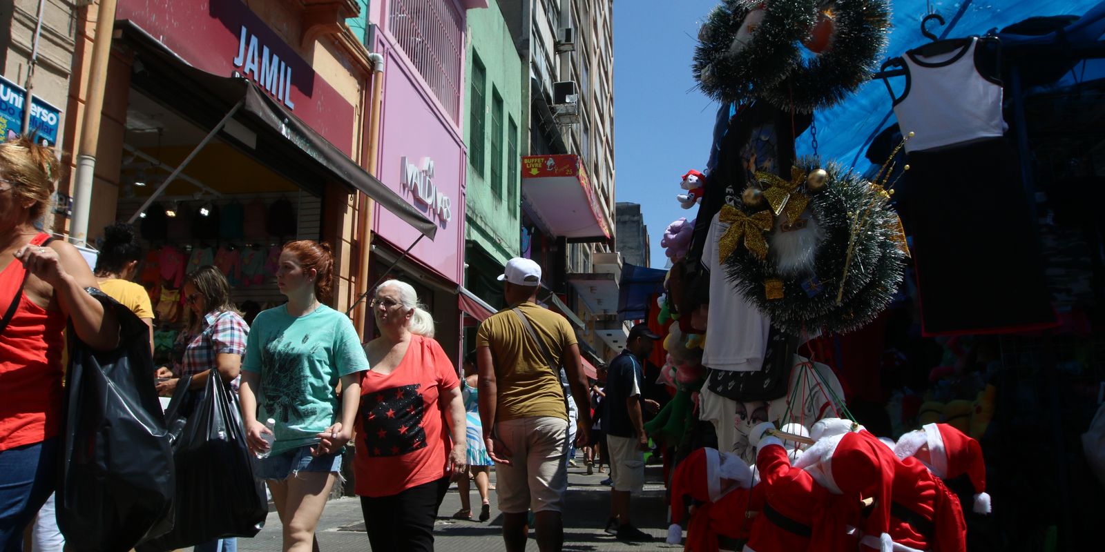 Mais de 40% dos consumidores pretendem ir às compras para o Natal