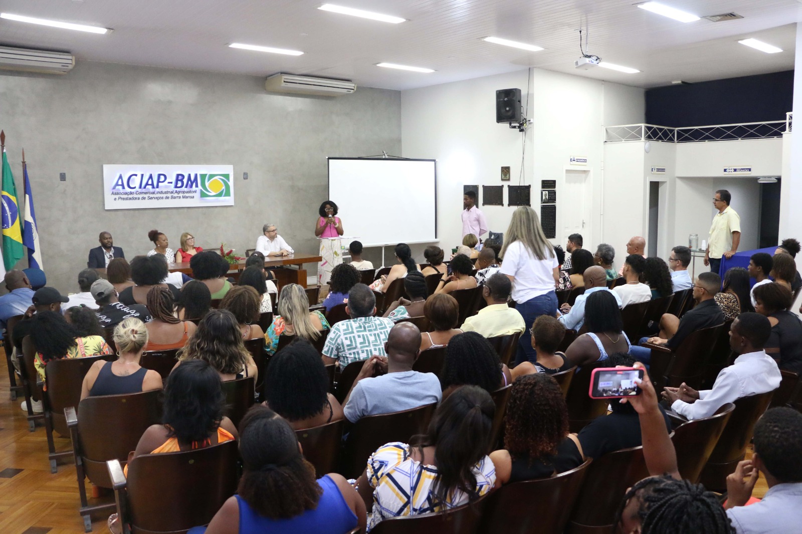 ‘Jovens Negros de Sucesso’ presta homenagem aos destaques de Barra Mansa – Barra Mansa