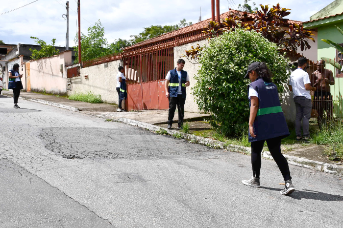 PREFEITURA DE RESENDE REALIZA CADASTROS PARA REGULARIZAÇÃO FUNDIÁRIA NO BAIRRO VICENTINA