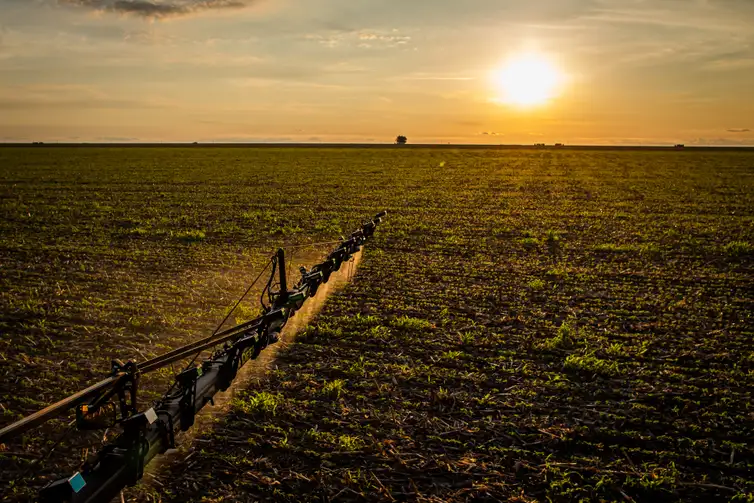 Chapadão do céu - GO. Aplicação de herbicida, fertilizante. Agricultura de precisão. Agro 4.0. Foto: Wenderson Araujo/Trilux