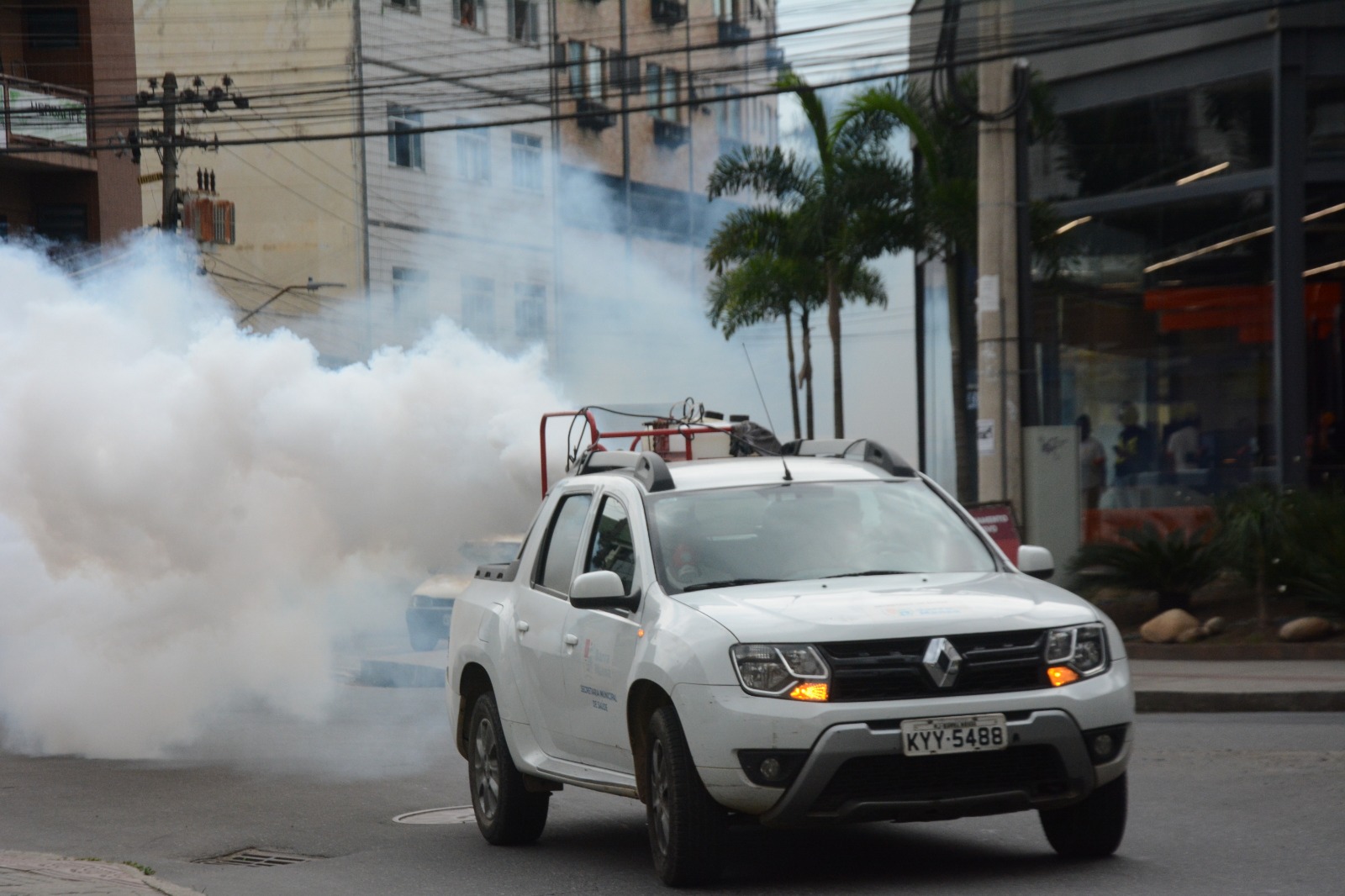 Carro fumacê reforça combate a mosquitos em Barra Mansa – Barra Mansa