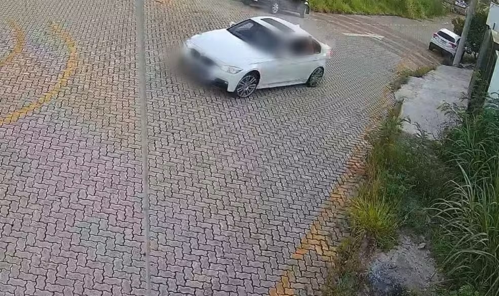 Motorista flagrado dando 'cavalo de pau' é intimado a depor na delegacia de Volta Redonda