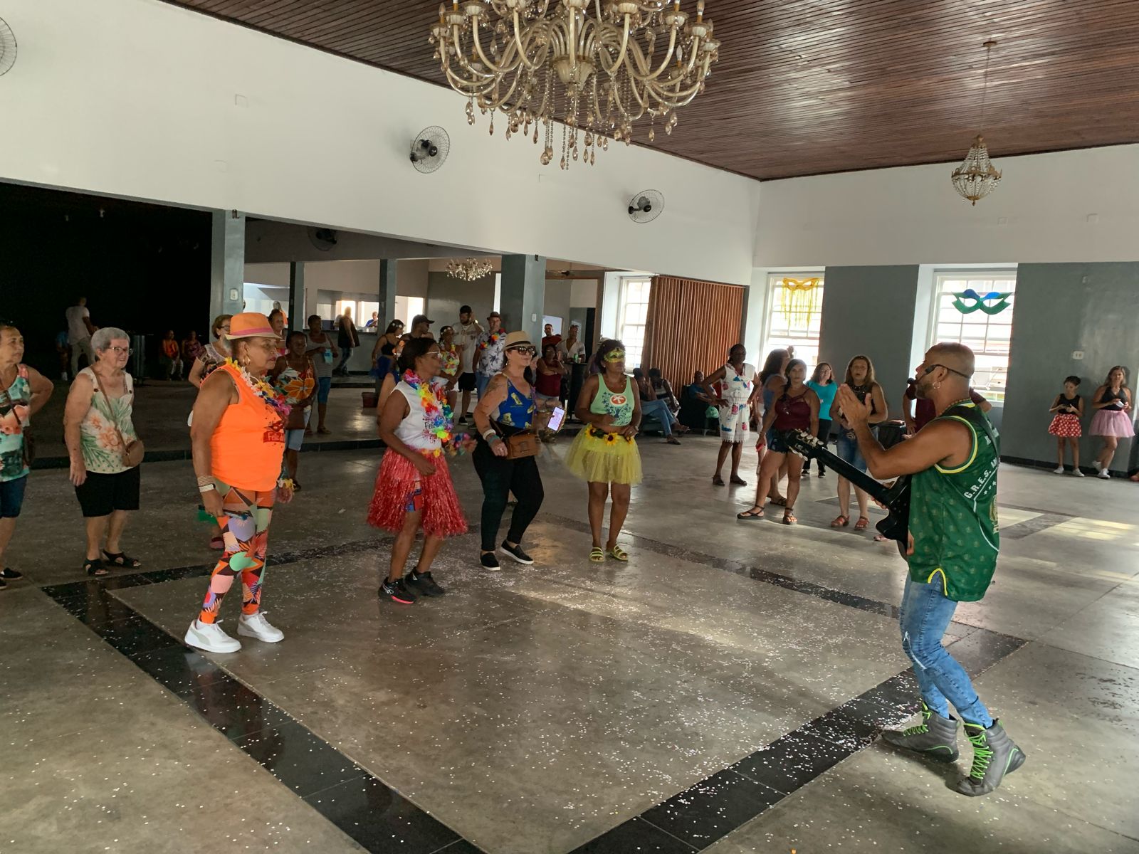 Baile de Carnaval da Melhor Idade agita sábado no Clube Municipal – Barra Mansa