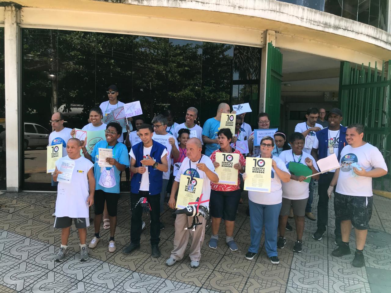Usuários do CAPD de Volta Redonda participam de ação de combate à dengue