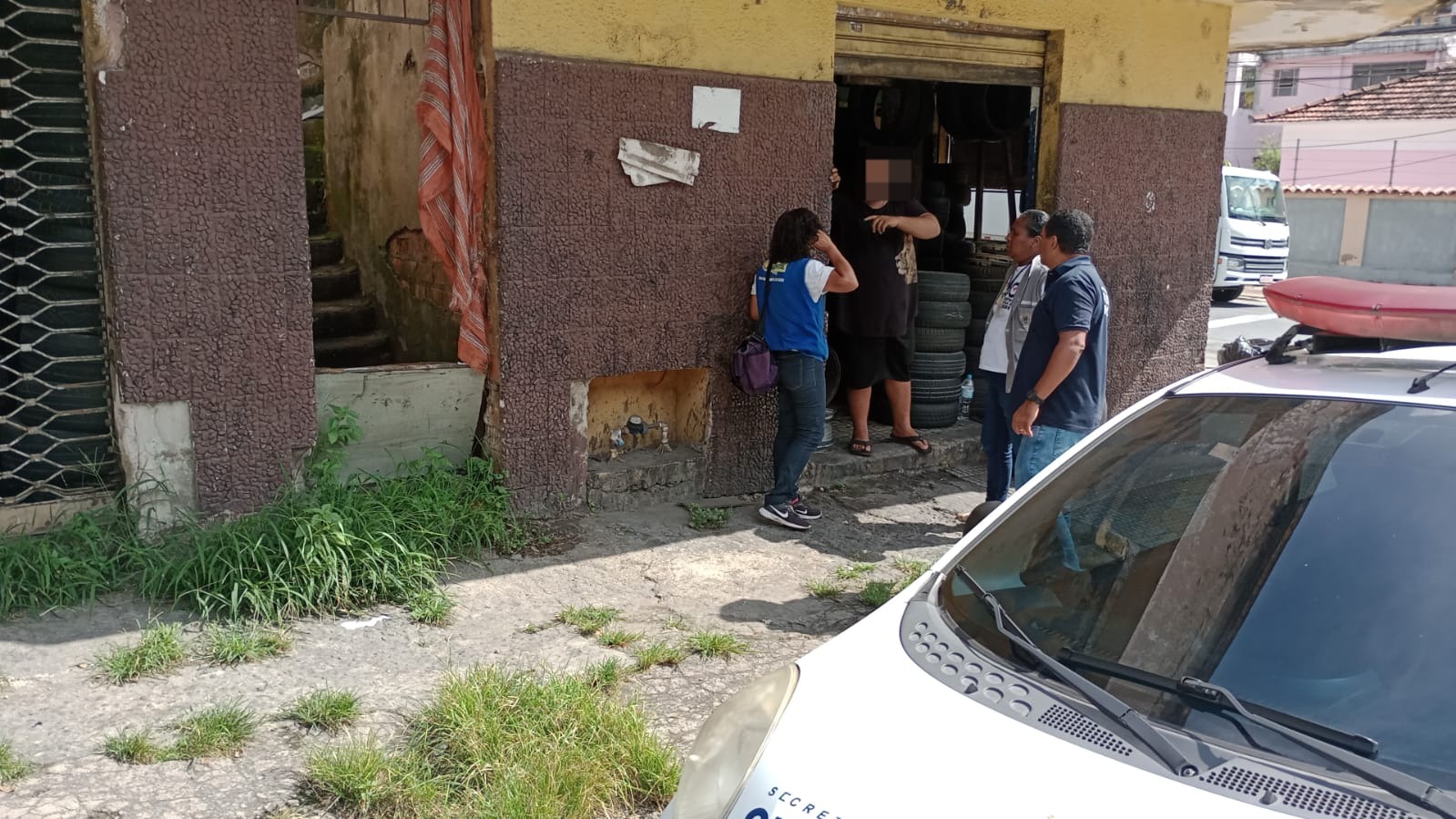 Volta Redonda: Ordem Pública e Vigilância Ambiental eliminam focos de dengue em oficina mecânica