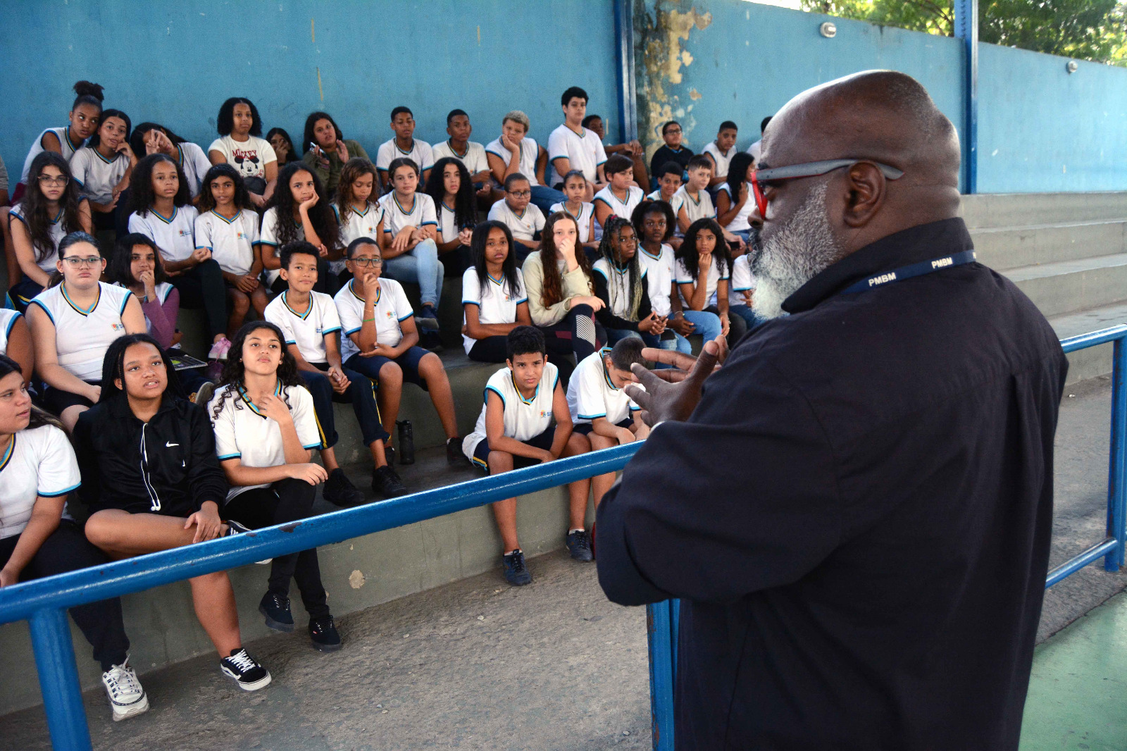Alunos do Colégio Paulo Basílio participam de palestra sobre bullying – Barra Mansa