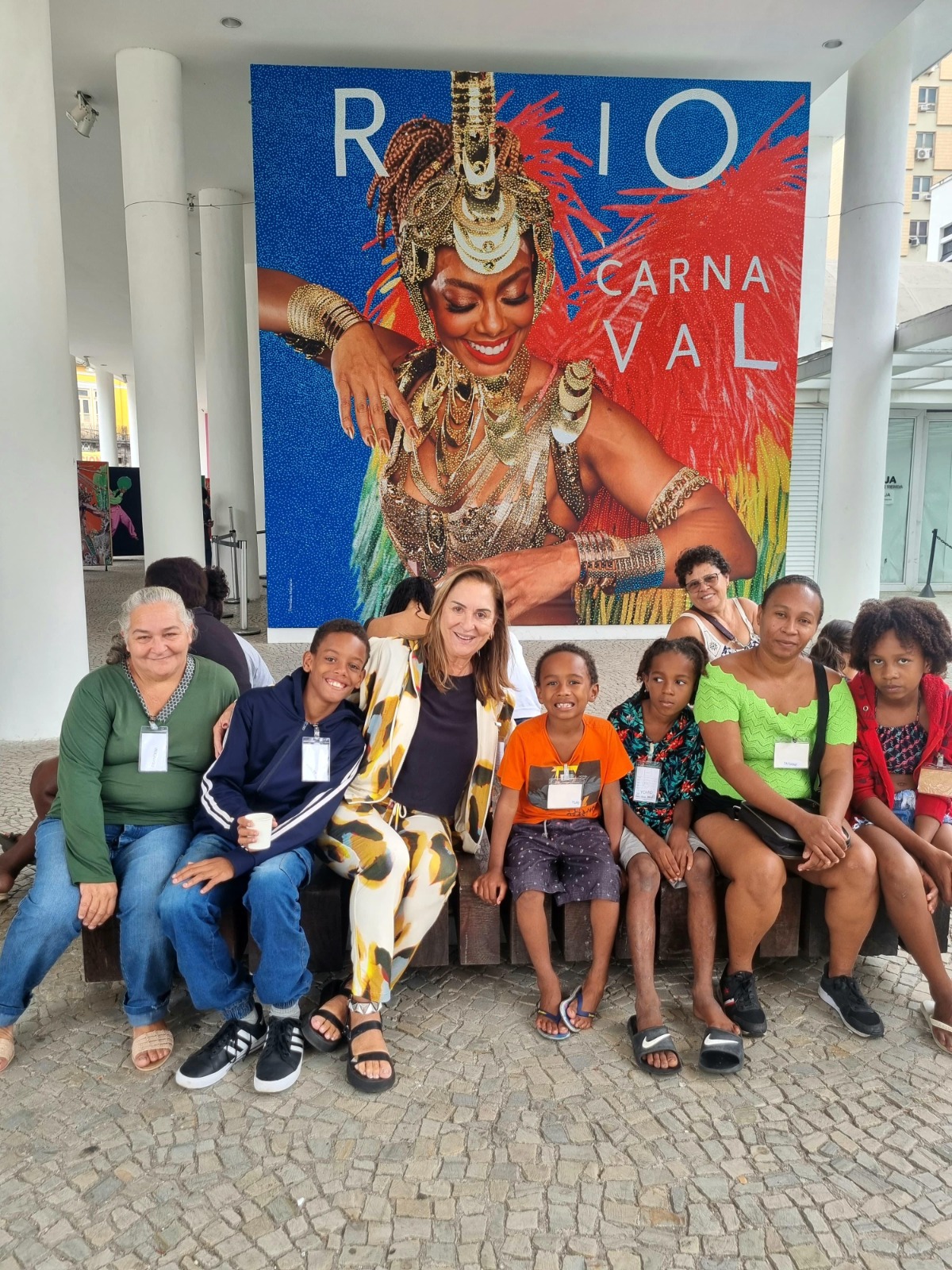 Participantes do programa “Famílias Fortes”, em Volta Redonda, visitam Museu de Arte do Rio e praia de Copacabana