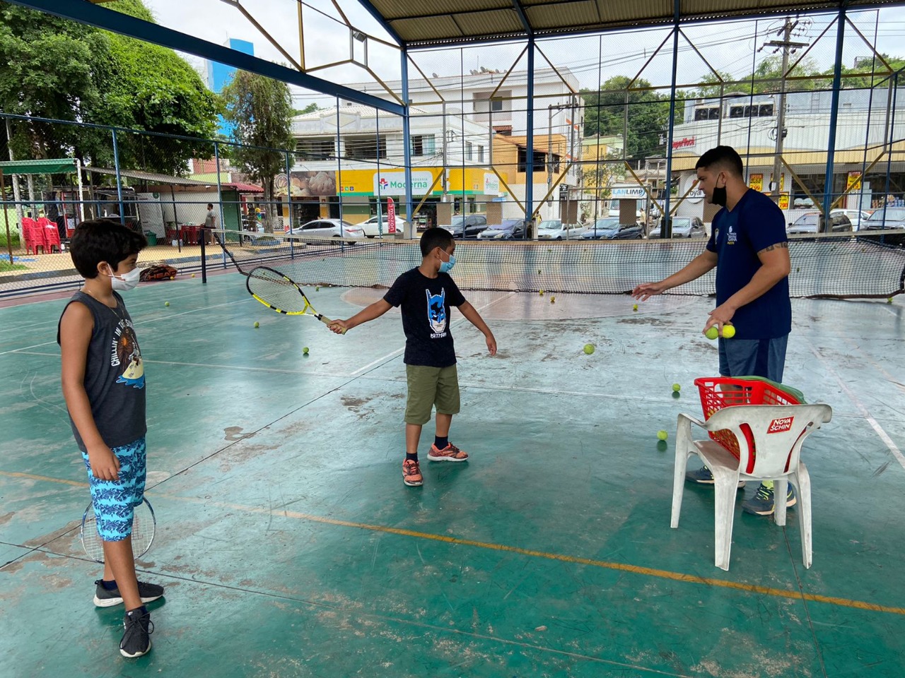 Volta Redonda tem inscrições abertas para aulas de tênis no Morada do Campo