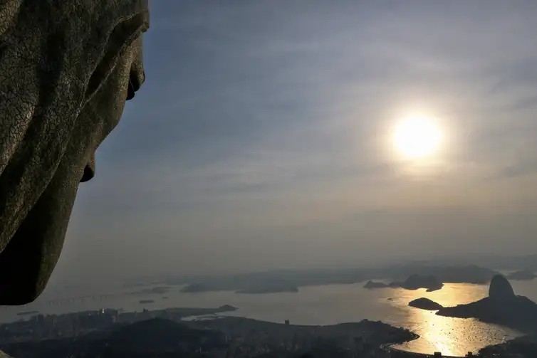  Cristo Redentor completa 90 anos.