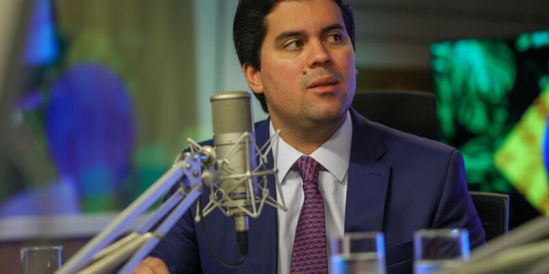 Bolsa atleta será reajustada em 12%, diz ministro