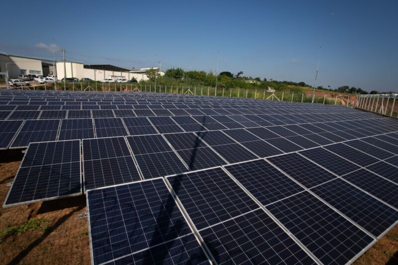 Prefeitura de Volta Redonda constrói usina fotovoltaica em parceria com a Light e garante energia solar para escolas