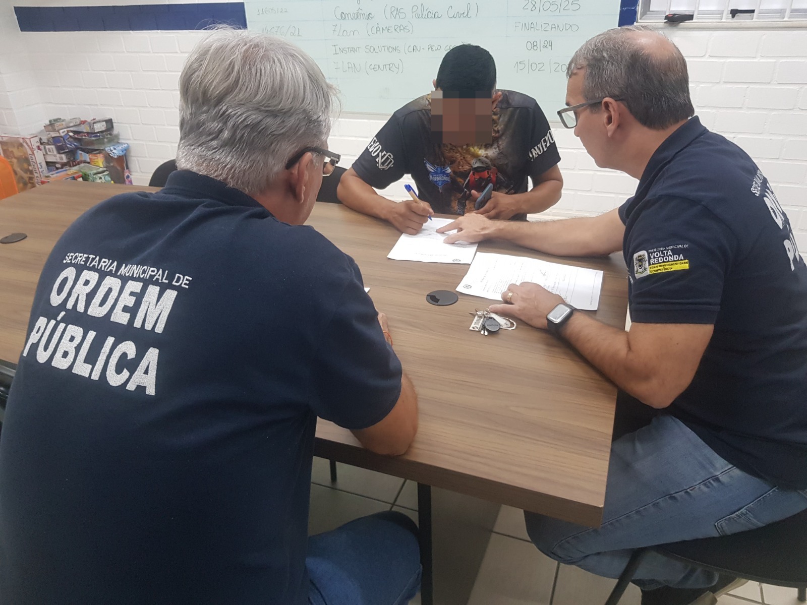 Volta Redonda: Ordem Pública e Polícia Civil notificam homem que divulgava na internet manobras perigosas em vias públicas